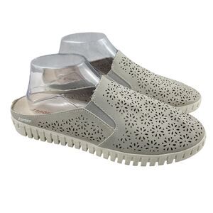 J Sport Women's Shoes Mules Size 10 M Gray Floral Faux Leather Slip On Round Toe